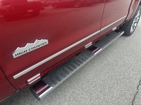 Used 2018 Chevrolet Silverado 1500 High Country image 12