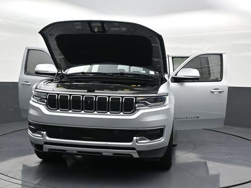 Used 2022 Jeep Wagoneer Series III w/ Premium Group I image 37