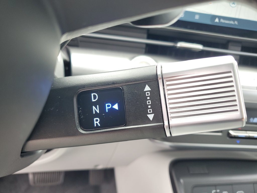 Used 2024 Hyundai Kona Limited FWD image 22
