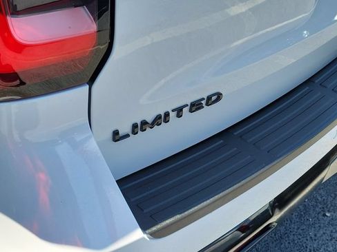 Used 2023 Ford Expedition Limited RWD image 4