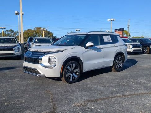 New 2026 Mitsubishi Outlander SEL FWD image 2