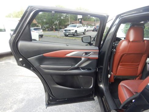 Used 2017 MAZDA CX-9 Signature image 16