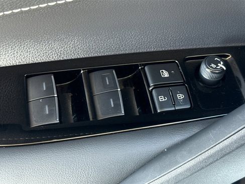 Used 2022 Toyota Corolla SE image 17