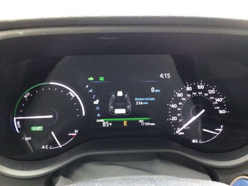 Used 2024 Toyota Sienna XSE FWD image 16