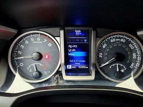 Used 2018 Toyota Tacoma SR5 image 14