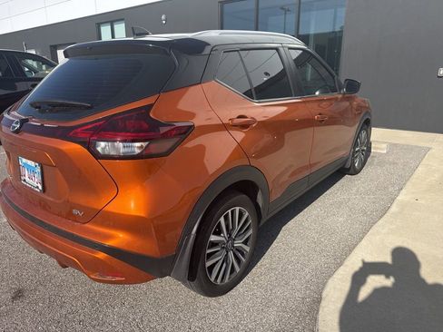 Used 2023 Nissan Kicks SV FWD image 3