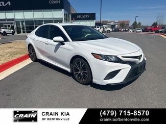 Used 2020 Toyota Camry SE video 1