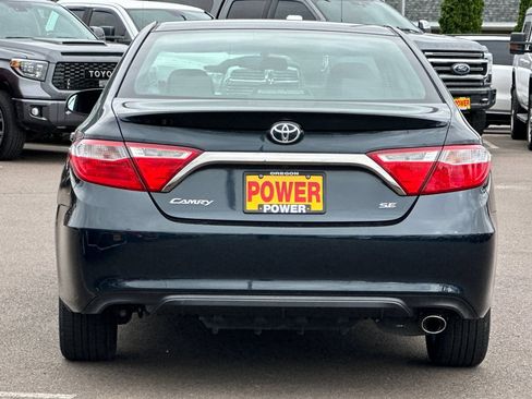 Used 2016 Toyota Camry SE FWD image 5