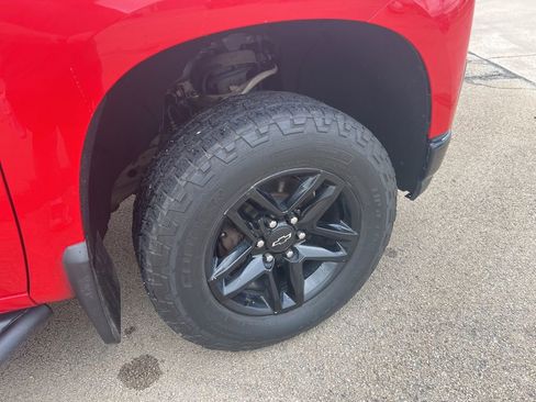 Used 2019 Chevrolet Silverado 1500 LT Trail Boss AWD/4WD image 12