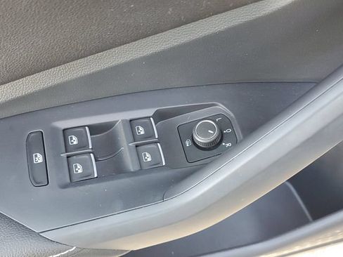 Used 2023 Volkswagen Jetta SE w/ Panoramic Sunroof Package FWD image 14
