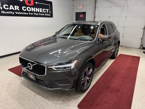 Used 2019 Volvo XC60 T6 Momentum w/ Advanced Package AWD/4WD image 3