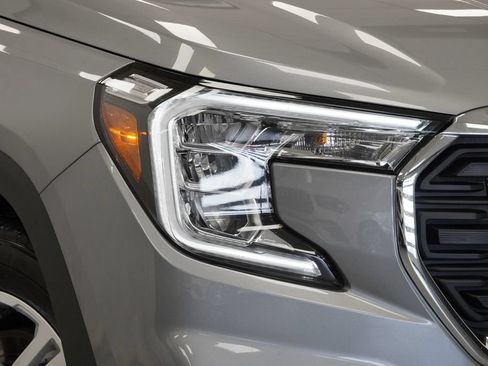 Used 2024 GMC Terrain SLE w/ Driver Convenience Package AWD/4WD image 32