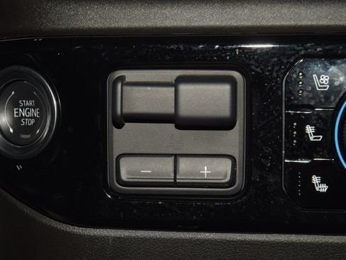 Used 2024 Chevrolet Silverado 1500 High Country w/ High Country Premium Package AWD/4WD image 35