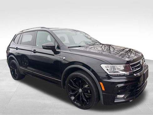 Used 2020 Volkswagen Tiguan SE R-Line w/ 3rd Row Seat Package image 3