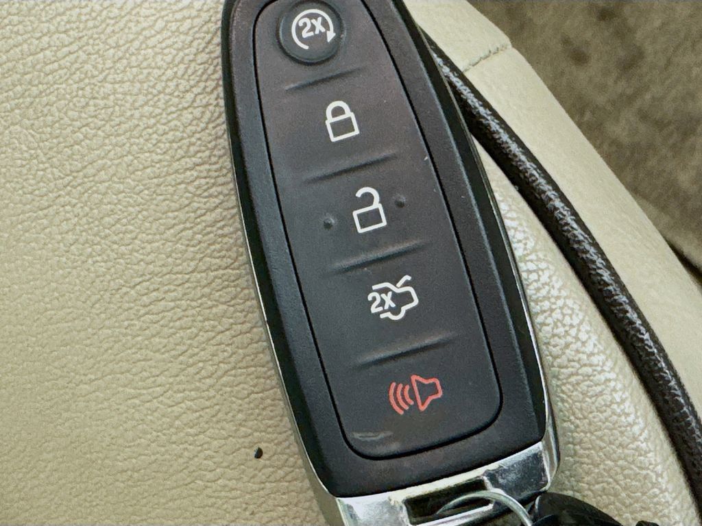 Used 2015 Lincoln MKX FWD w/ Equipment Group 102A image 37