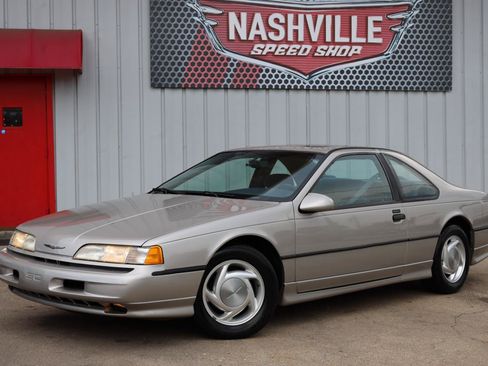 Used 1990 Ford Thunderbird Super RWD image 2
