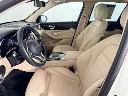Used 2021 Mercedes-Benz GLC 300 4MATIC image 5