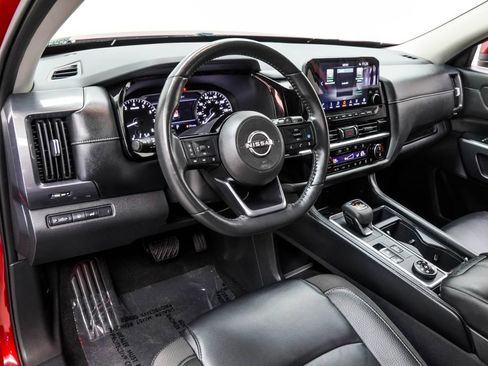 Used 2023 Nissan Pathfinder SL AWD/4WD image 19