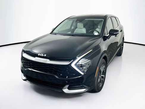 Used 2025 Kia Sportage EX FWD image 3
