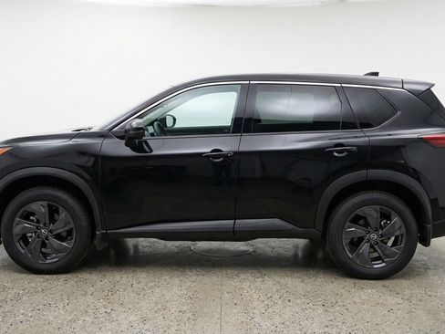 Used 2025 Nissan Rogue SV FWD image 5