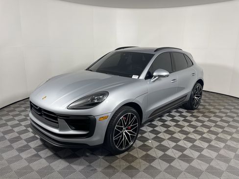 Used 2024 Porsche Macan S image 11