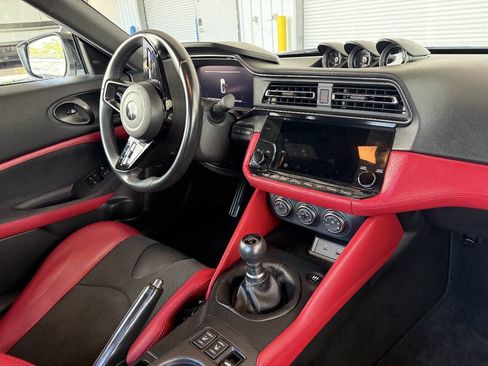 Used 2024 Nissan Z Performance w/ Floor Mat Package RWD image 17