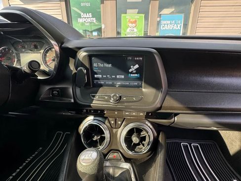 Used 2017 Chevrolet Camaro LT RWD image 18