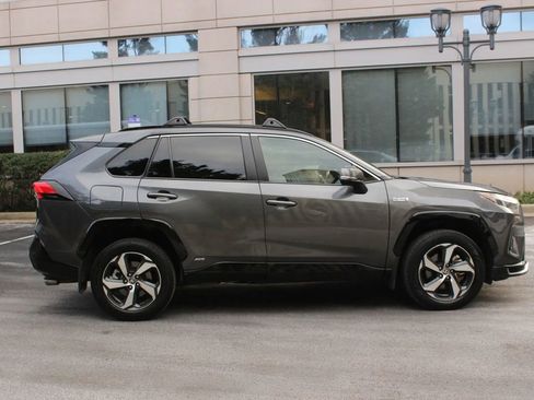 Used 2023 Toyota RAV4 SE w/ Weather & Moonroof Package image 6