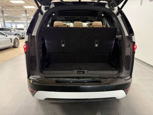 Used 2024 Land Rover Discovery Dynamic SE image 23