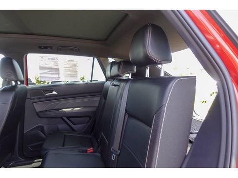 Used 2021 Volkswagen Atlas Cross Sport SEL FWD image 21