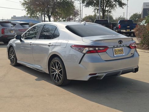 Used 2024 Toyota Camry SE image 5