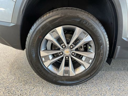 New 2026 Chevrolet Equinox LT w/ Convenience Package II FWD image 33