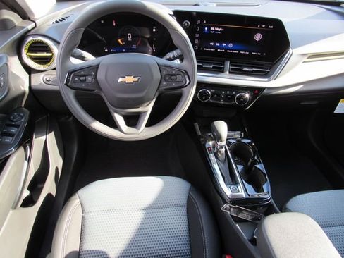 New 2026 Chevrolet Trax LT image 18