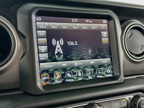 Used 2023 Jeep Gladiator Sport AWD/4WD image 15