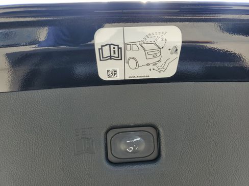 Used 2019 Lincoln Nautilus Select w/ Cargo Utility Package image 10