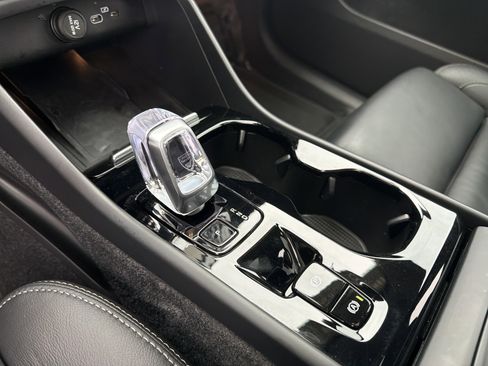 Certified 2023 Volvo XC40 B5 Plus w/ Protection Package Premier AWD/4WD image 26