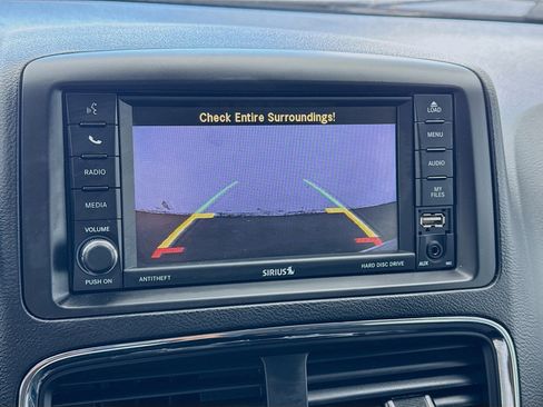 Used 2019 Dodge Grand Caravan SE w/ UConnect Hands-Free Group FWD image 10