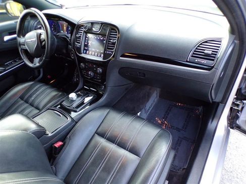 Used 2017 Chrysler 300 S image 19