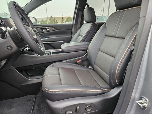 New 2026 Chevrolet Traverse High Country w/ LPO, Floor Liner Package AWD/4WD image 12