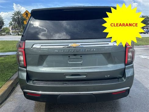 Used 2023 Chevrolet Suburban LT image 4
