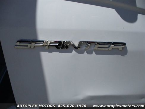 Used 2016 Mercedes-Benz Sprinter 2500 image 26