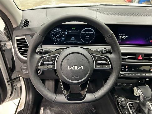 New 2026 Kia Seltos SX w/ SX Sunroof Package image 13