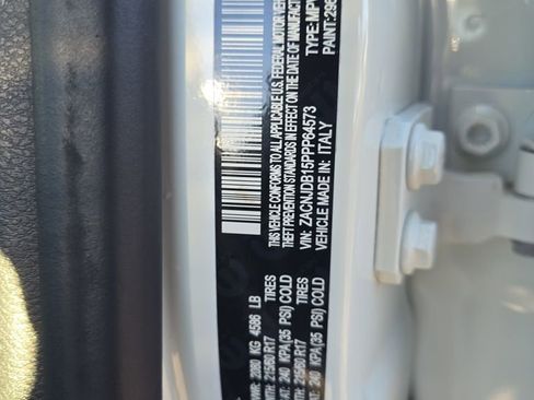 Used 2023 Jeep Renegade Latitude AWD/4WD image 31