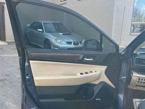 Used 2015 Subaru Outback 3.6R Limited image 10