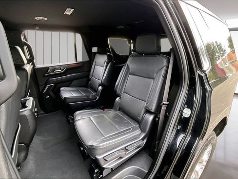 Used 2025 GMC Yukon Denali AWD/4WD image 28