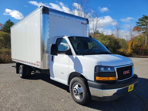 New 2025 GMC Savana 3500 Extended w/ Power Convenience Package image 9