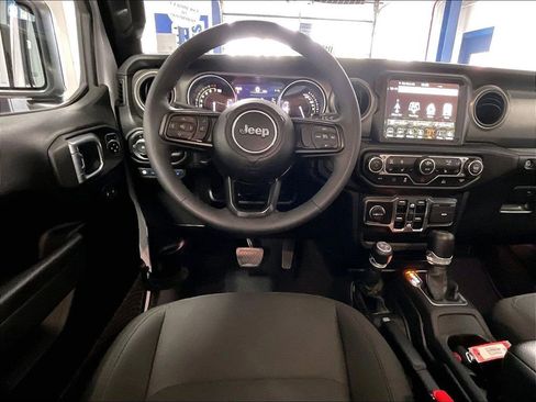 Used 2023 Jeep Wrangler Unlimited w/ Cold Weather Group AWD/4WD image 17