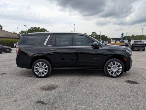 Used 2021 Chevrolet Tahoe High Country w/ Premium Package AWD/4WD image 3