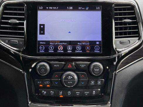 Used 2019 Jeep Grand Cherokee Overland image 12