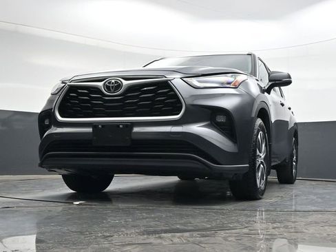 Used 2024 Toyota Highlander XLE image 35